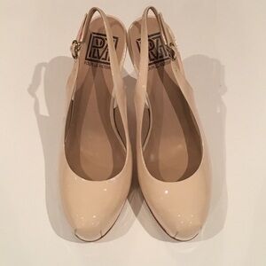 Pour La Victoire Cream Heels